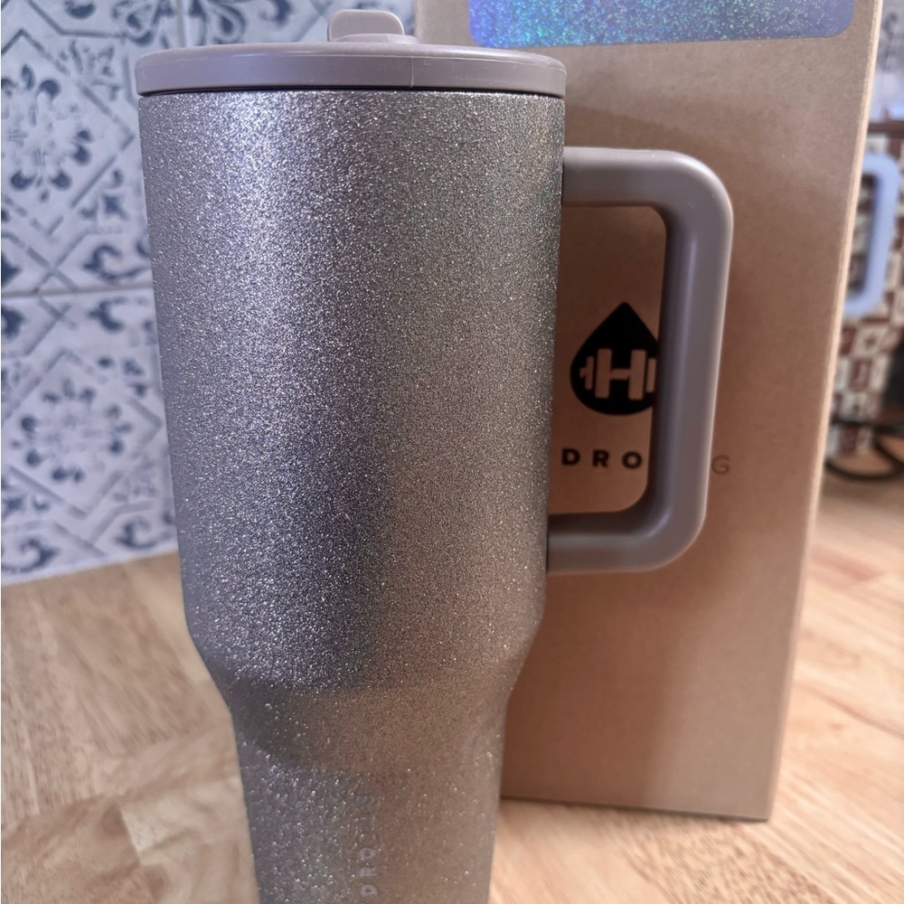 HydroJug Traveler 32oz in MIST